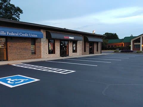 Paving work by Asphalt Maintenance of Tennessee